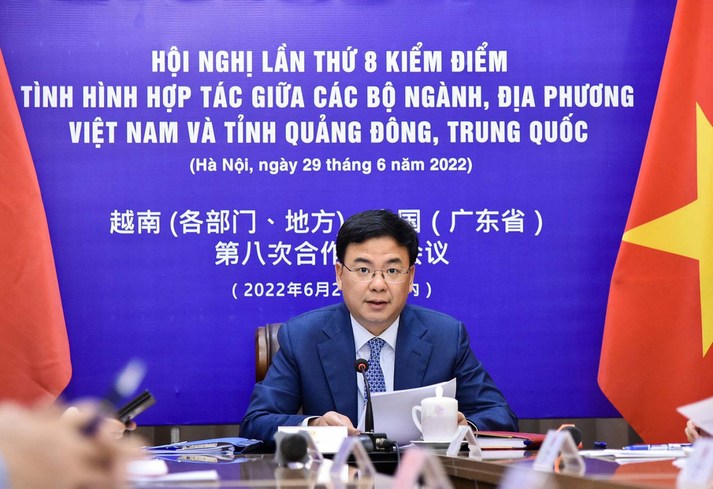 Hội nghị lần thứ 8 kiểm điểm tình hình hợp tác giữa các bộ ngành, địa phương Việt Nam và tỉnh Quảng Đông, Trung Quốc đã diễn ra theo hình thức trực tuyến. (Ảnh: Báo Thế giới Việt Nam cung cấp)