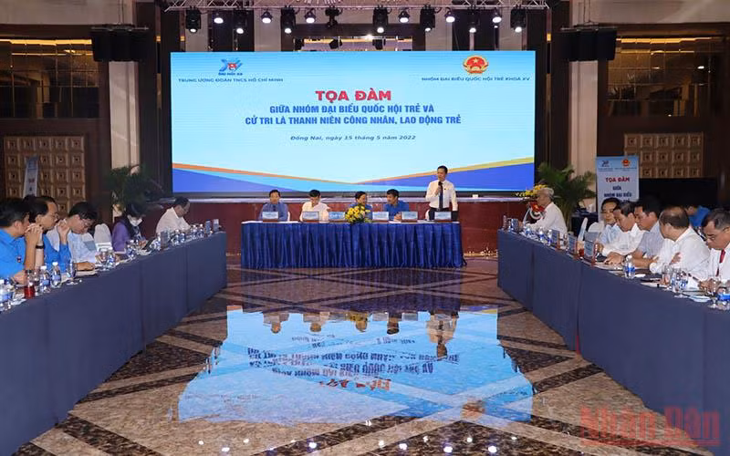 Quang cảnh buổi tọa đàm.