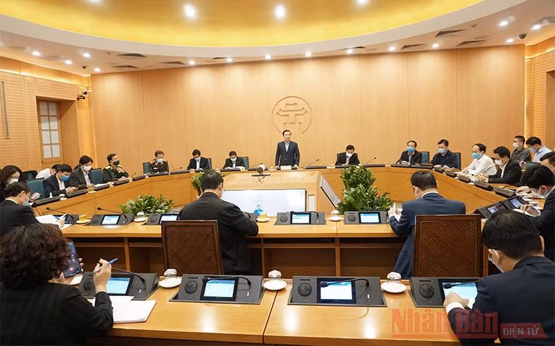 Phó Chủ tịch UBND TP Hà Nội Chử Xuân Dũng yêu cầu các cơ quan cần quyết liệt hơn nữa trong thực hiện các biện pháp phòng, chống dịch bệnh.