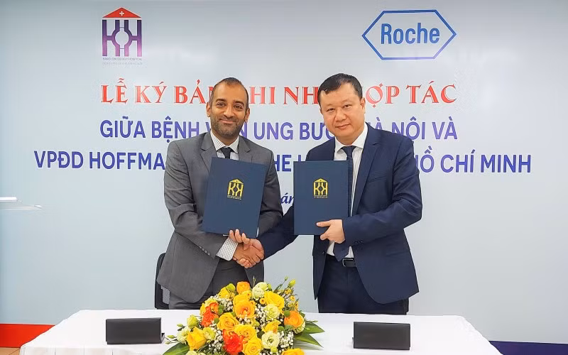 Hợp tác giữa Bệnh viện Ung bướu Hà Nội và Roche Việt Nam nhằm nâng cao chất lượng điều trị ung thư.