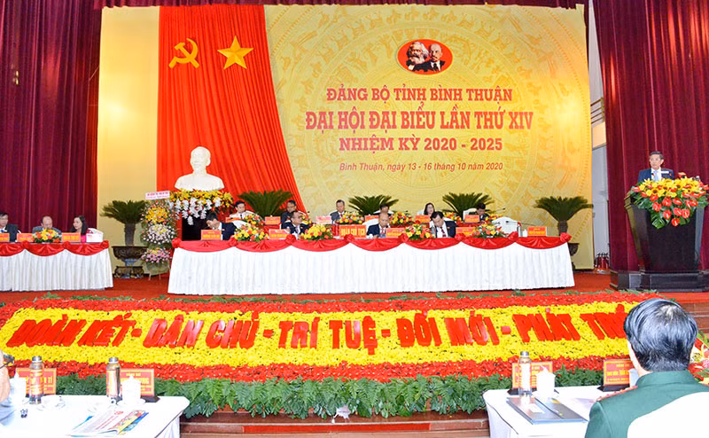 Khai mạc Đại hội Đại biểu Đảng bộ tỉnh Bình Thuận lần thứ 14 -0