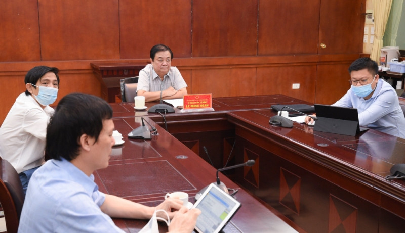 Bộ trưởng Lê Minh Hoan chủ trì Tọa đàm trực tuyến "Tìm giải pháp tiêu thụ nông sản”. Tìm giải pháp căn cơ tiêu thụ nông sản -0