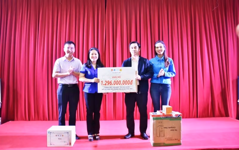 Tuổi trẻ Thủ đô hướng về miền trung ruột thịt