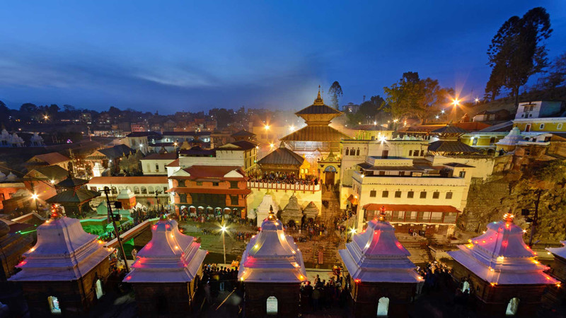 Đền Pashupatinath, một tổ hợp đền thờ Hindu giáo linh thiêng và nổi tiếng nằm trên bờ sông Bagmati cách thủ đô Kathmandu 5 km về phía đông bắc, một phần phía đông của thung lũng Kathmandu, Nepal (Ảnh: Hội đồng Du lịch Nepal) Du lịch Nepal giải quyết tình trạng lao động mất việc vì Covid-19 -0