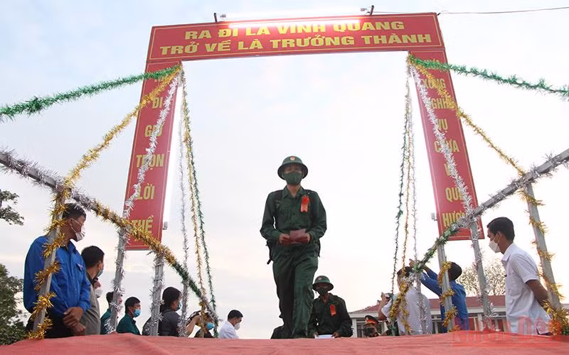 Các địa phương đưa tiễn thanh niên lên đường nhập ngũ -0