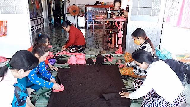 Những tấm lòng sẻ chia trong đại dịch Covid-19 ảnh 2