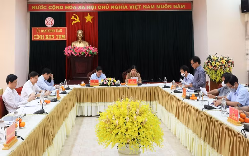 Quang cảnh buổi làm việc.