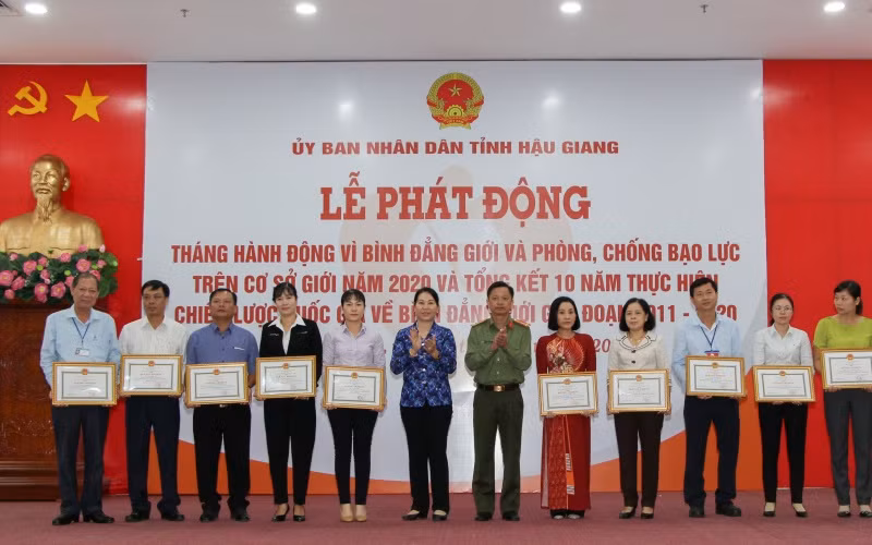 Hậu Giang phát động Tháng hành động vì bình đẳng giới năm 2020 -0