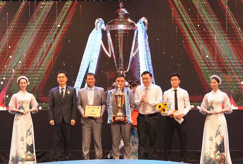 Đội Bình Định vô địch V.league 2. Gala trao thưởng bóng đá chuyên nghiệp Việt Nam 2020 Văn Quyết hay nhất V.League 1-2020 -0