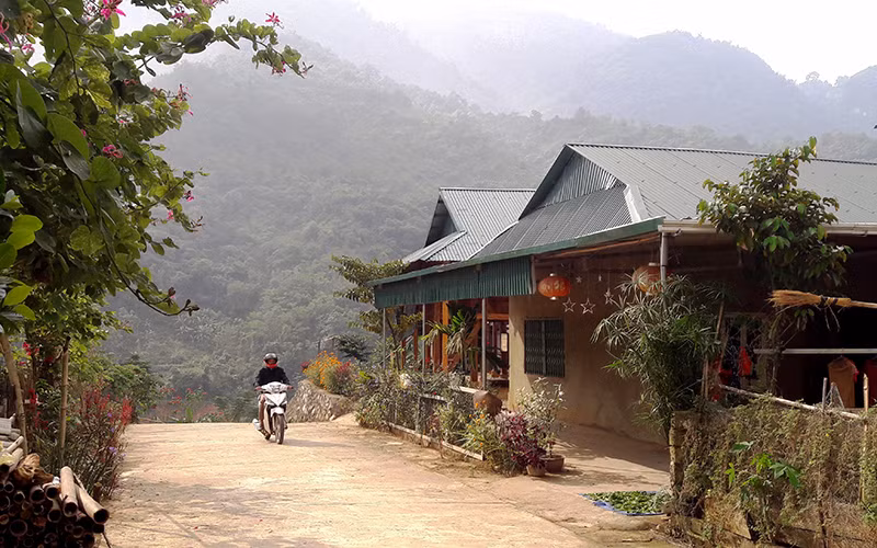 Một góc khu tái định cư bản Poọng, xã Tam Chung, huyện Mường Lát (Thanh Hóa).