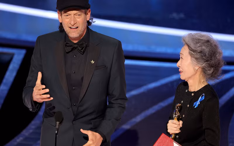 Nam diễn viên khiếm thính Troy Kotsur giành giải Nam diễn viên phụ xuất sắc nhất -0