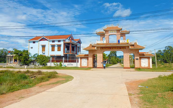 Một góc nông thôn mới ở huyện Quảng Ninh.