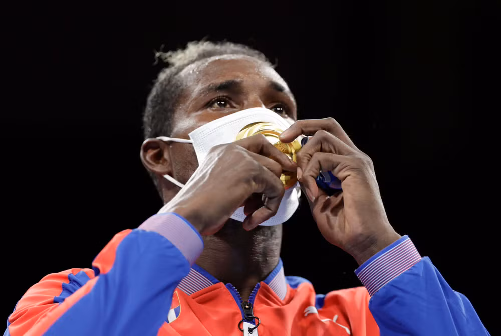 Julio Cesar La Cruz, võ sỹ quyền Anh Cuba giành huy chương Vàng hạng nặng. (Ảnh: Reuters)