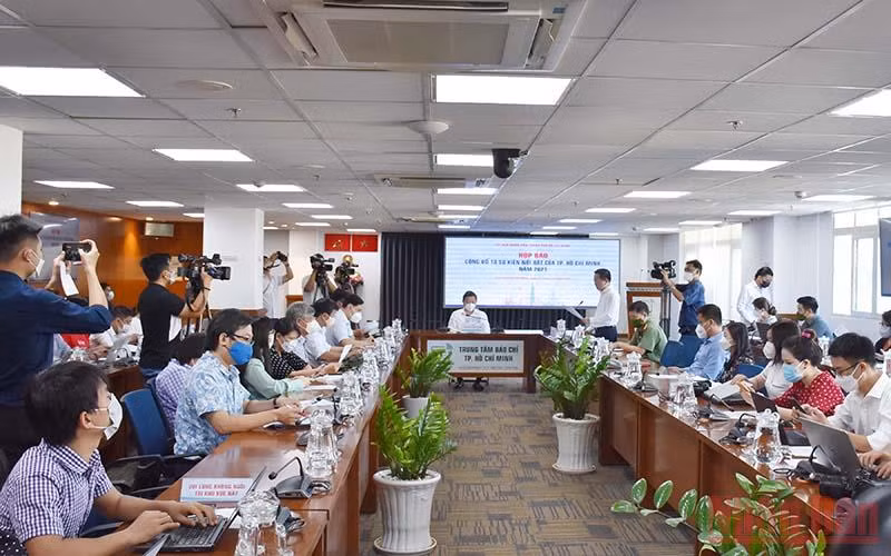 Quang cảnh buổi họp báo.