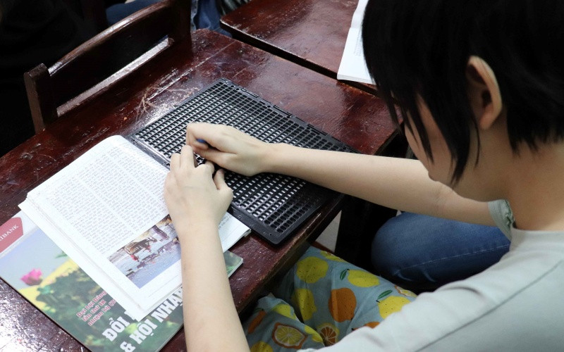 Học sinh đa số là trẻ khiếm thị. A3_5-1611799208903.jpg