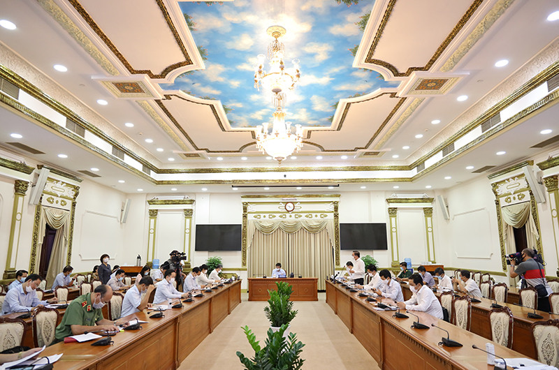 Toàn cảnh buổi họp sáng nay. Xuất hiện chuỗi lây nhiễm mới, TP Hồ Chí Minh họp khẩn -0