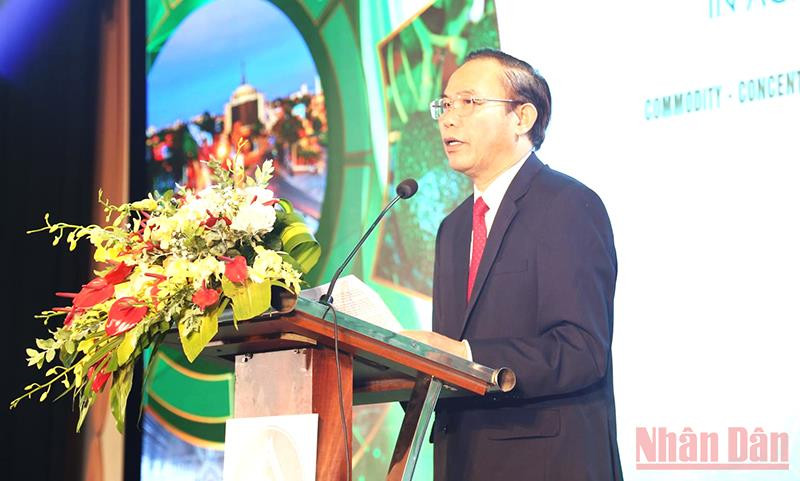 Thứ trưởng Bộ Nông nghiệp và Phát triển nông thôn Phùng Đức Tiến phát biểu tại hội nghị. Đắk Lắk đẩy mạnh thu hút đầu tư vào lĩnh vực nông nghiệp -0