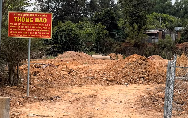 UBND xã An Viễn dựng bảng cấm phân lô bán nền, xây dựng trên đất nông nghiệp.