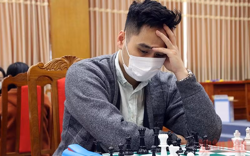 Kỳ thủ Trần Tuấn Minh vô địch cờ tiêu chuẩn sớm 1 vòng đấu.