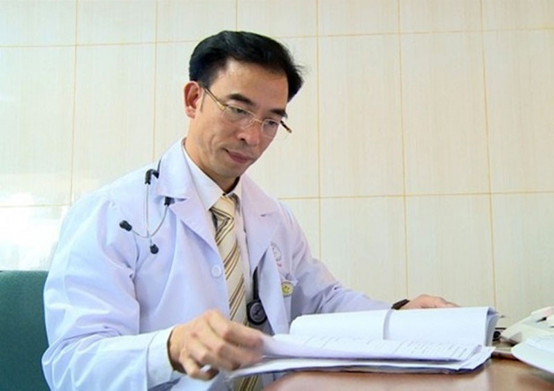 Ông Tuấn bị khởi tố vì liên quan vụ án Vi phạm quy định về đấu thầu gây hậu quả nghiêm trọng.
