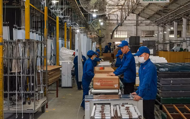 Doanh nghiệp sản xuất còn gặp nhiều khó khăn.