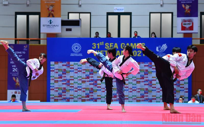 Phần trình diễn của đội Taekwondo Việt Nam nội dung Quyền sáng tạo (Ảnh: THỦY NGUYÊN) Cập nhật SEA Games 31 ngày 16/5: Bắn súng Việt Nam có Huy chương đầu tiên -0