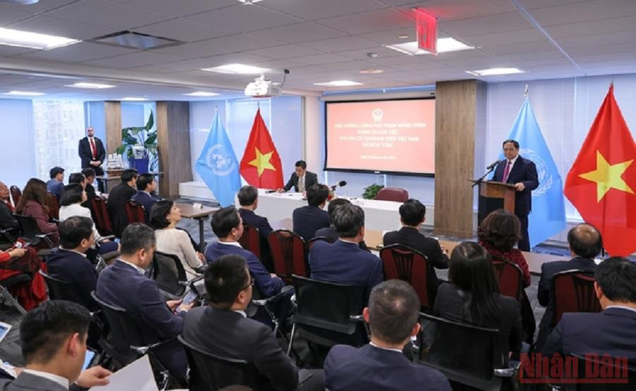 Quang cảnh buổi làm việc giữa Thủ tướng Phạm Minh Chính và các cơ quan đại diện Việt Nam tại New York. Khẳng định phẩm chất, năng lực, trí tuệ Việt Nam trong giải quyết các vấn đề đa phương -0