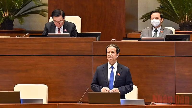 Học sinh lớp 1 học trực tuyến có phù hợp không? -0
