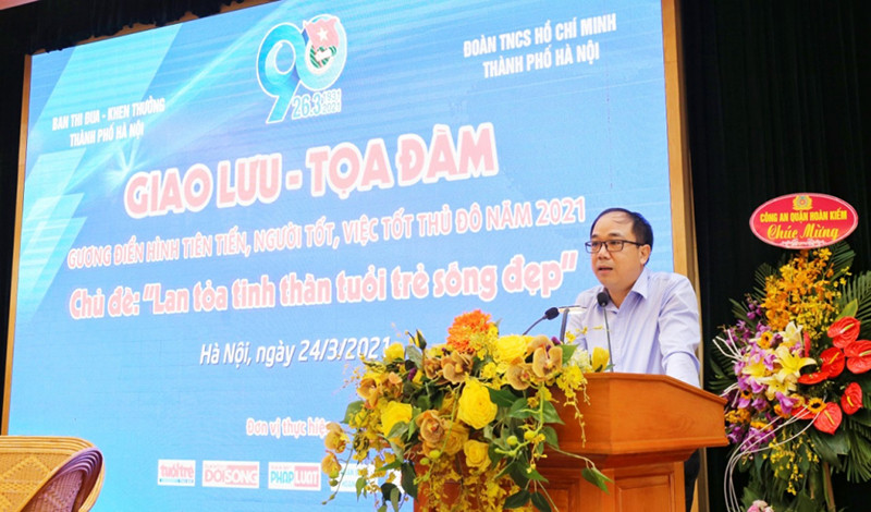 Đồng chí Nguyễn Mạnh Hưng, Tổng Biên tập báo Tuổi trẻ Thủ đô phát biểu khai mạc buổi Tọa đàm.