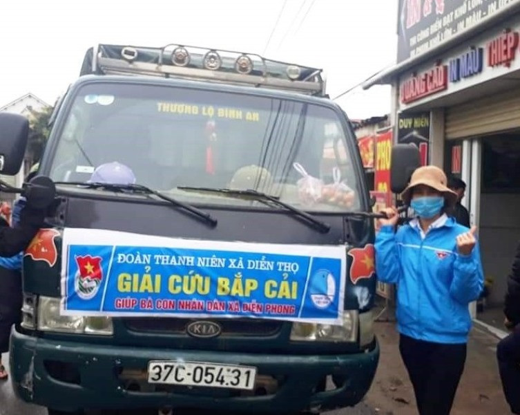 Đoàn Thanh niên huyện Diễn Châu giúp nông dân tiêu thụ bắp cải. Chung tay giúp người trồng rau Nghệ An tiêu thụ sản phẩm -0