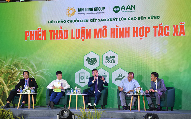 Diễn giả thảo luận mô hình hợp tác xã. Chuỗi liên kết sản xuất lúa gạo bền vững - Cánh đồng hạnh phúc -0