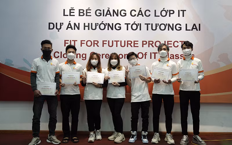 Các học viên trong lễ bế giảng (Ảnh: REACH).