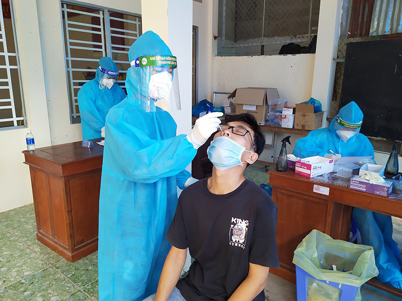 Cần Thơ vẫn tiếp tục xét nghiệp, sàng lọc F0 trong cộng đồng ở vùng có nguy cơ cao. Cần Thơ nới lỏng giãn cách, khôi phục sản xuất kinh doanh -0