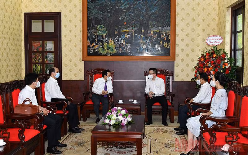 Lãnh đạo Đảng, Nhà nước thăm và chúc mừng Báo Nhân Dân nhân ngày 21-6 -0