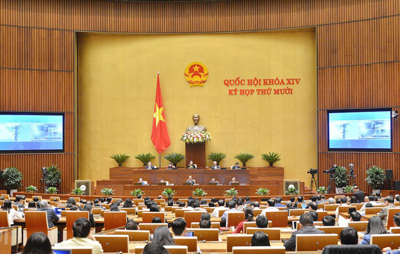 Quang cảnh phiên thảo luận tại hội trường của Quốc hội ngày 3-11. Cho vay qua mạng: “Cha đi vay tiền, con bị lập bàn thờ đưa lên mạng xã hội” -0