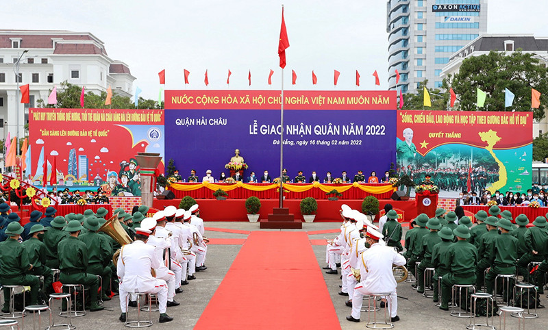 Lễ giao quân của quận Hải Châu, TP Đà Nẵng. 1.275 thanh niên Đà Nẵng lên đường nhập ngũ -0