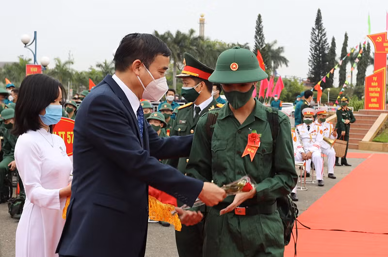 1.275 thanh niên Đà Nẵng lên đường nhập ngũ -0