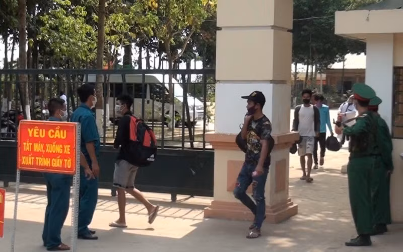 Các đồn biên phòng thuộc Bộ đội Biên phòng tỉnh An Giang tăng cường kiểm tra phòng, chống dịch bệnh.