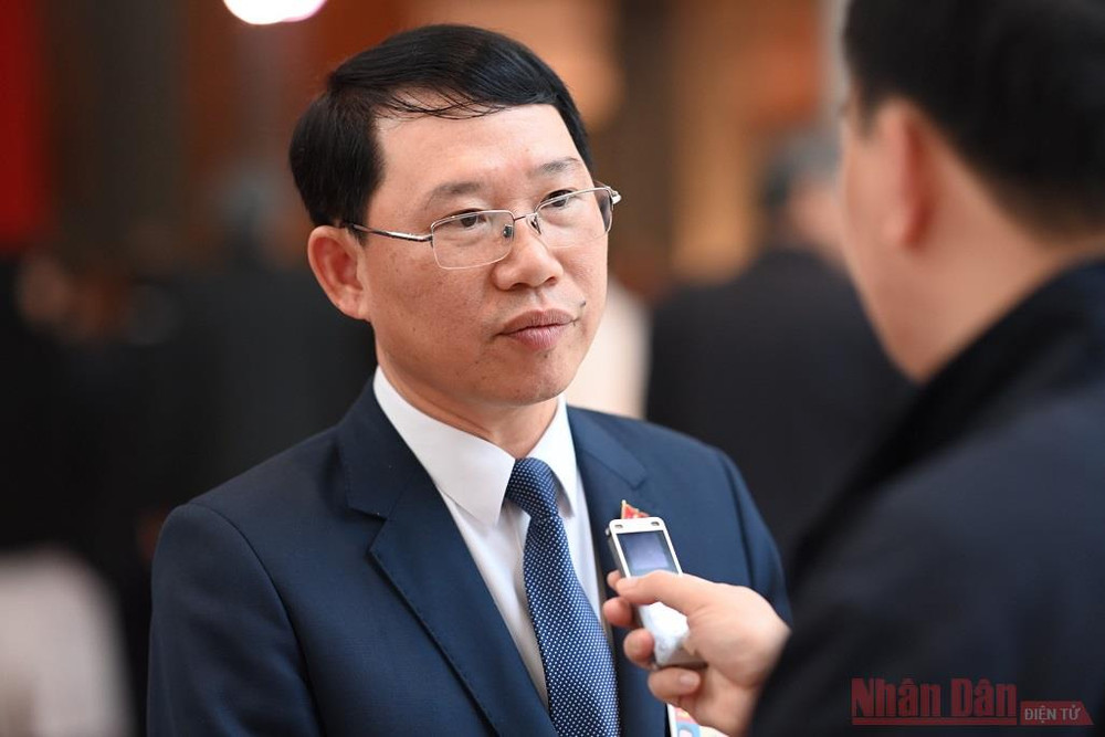 Đồng chí Lê Ánh Dương, Chủ tịch UBND tỉnh Bắc Giang trả lời phỏng vấn báo Nhân Dân điện tử. Xây dựng nền kinh tế số, xã hội số là quyết sách đúng đắn -0