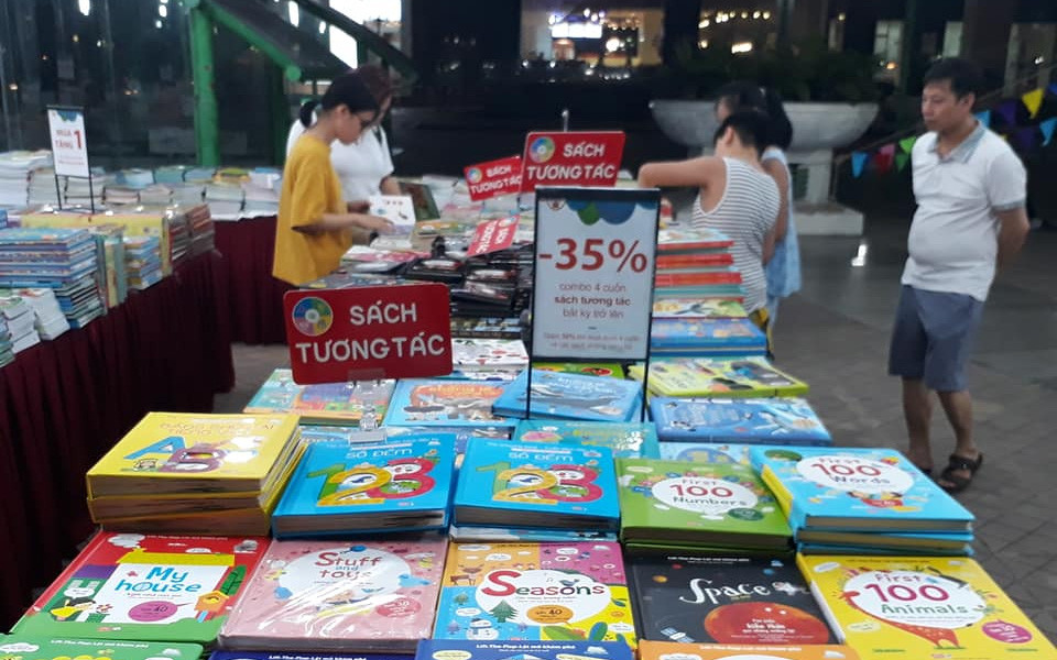 Hội sách năm 2019 của Đinh Tị Books. Hội sách Đinh Tị chào mừng Ngày Sách Việt Nam -0