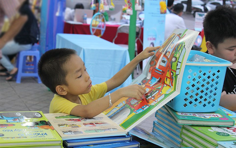 Hội sách Đinh Tị chào mừng Ngày Sách Việt Nam