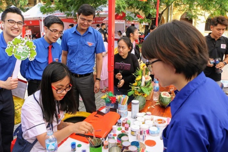 Cuộc thi vẽ tranh sáng tạo với chủ đề “Thiếu nhi Hải Phòng mừng Đảng quang vinh”. Ngày hội Tuổi trẻ sáng tạo ở Hải Phòng -0