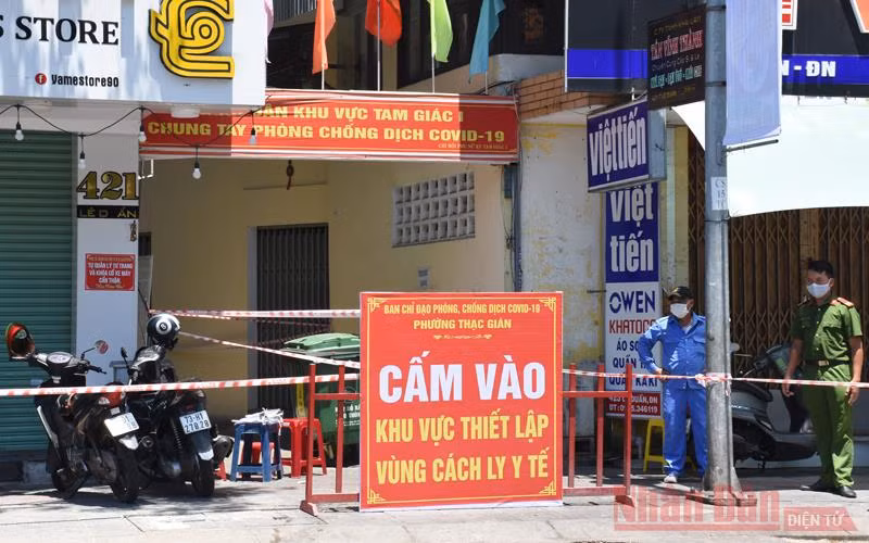Các khu vực phong tỏa trên đường Lê Duẩn được thiết lập.