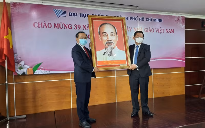 Xây dựng Đại học Quốc gia TP Hồ Chí Minh trở thành một hệ thống đại học nghiên cứu tốp đầu châu Á -0