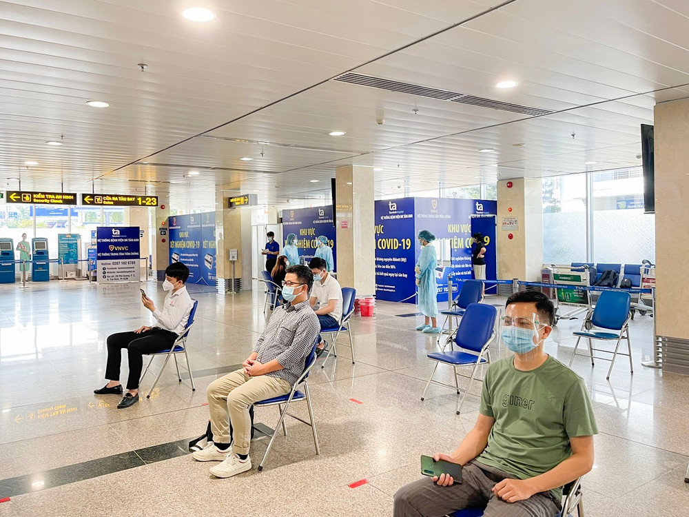 Triển khai xét nghiệm Covid-19 tại sân bay Tân Sơn Nhất ảnh 1 Triển khai xét nghiệm Covid-19 tại sân bay Tân Sơn Nhất -0