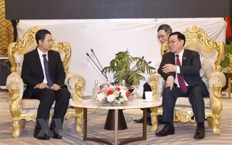 Chủ tịch Quốc hội Vương Đình Huệ tiếp ông Malaythong Kommasith, Chủ tịch Kiểm toán Nhà nước Lào. (Ảnh: Doãn Tấn/TTXVN)