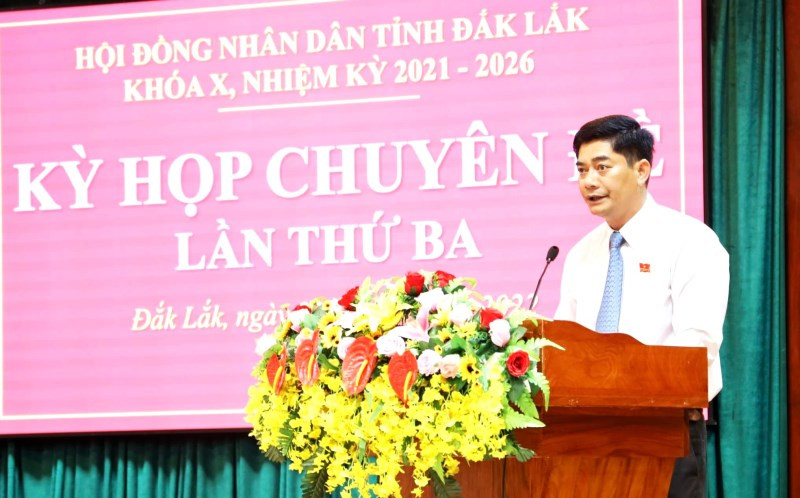 Chủ tịch Hội đồng nhân dân tỉnh Đắk Lắk Y Vinh Tơr phát biểu bế mạc kỳ họp. Đắk Lắk đầu tư nâng cấp, sửa chữa hàng loạt hồ chứa nước -0