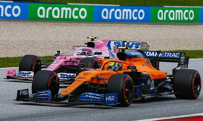 Norris (phải) vượt qua Stroll. Lewis Hamilton giành chiến thắng đầu tiên tại mùa giải F1 2020 -0
