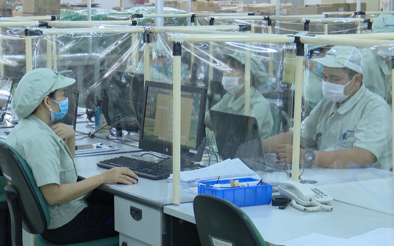 Sản xuất tại khu công nghiệp Đồng Văn, thị xã Duy Tiên, Hà Nam. Hà Nam quyết liệt thực hiện “mục tiêu kép” -0