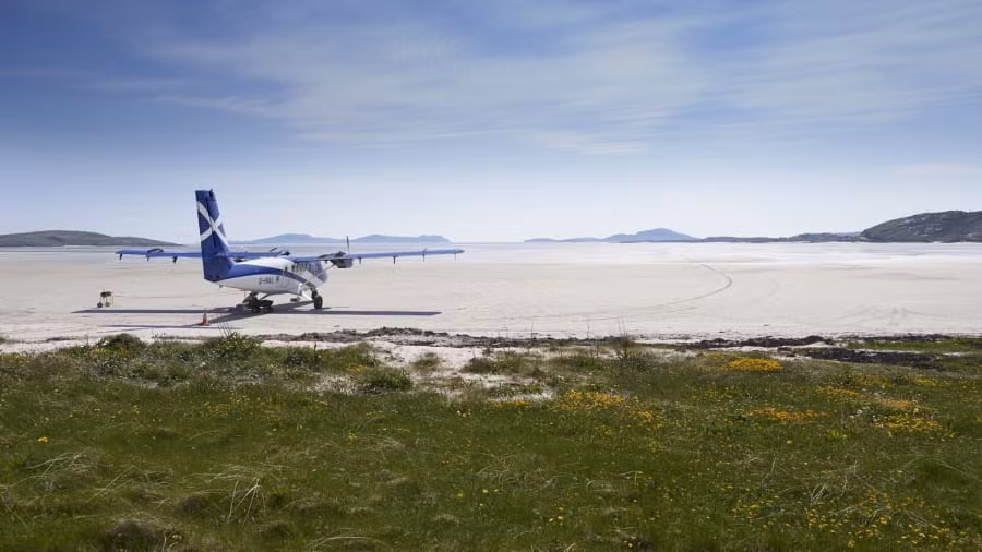 10 sân bay có phong cảnh đường băng đẹp nhất thế giới -0